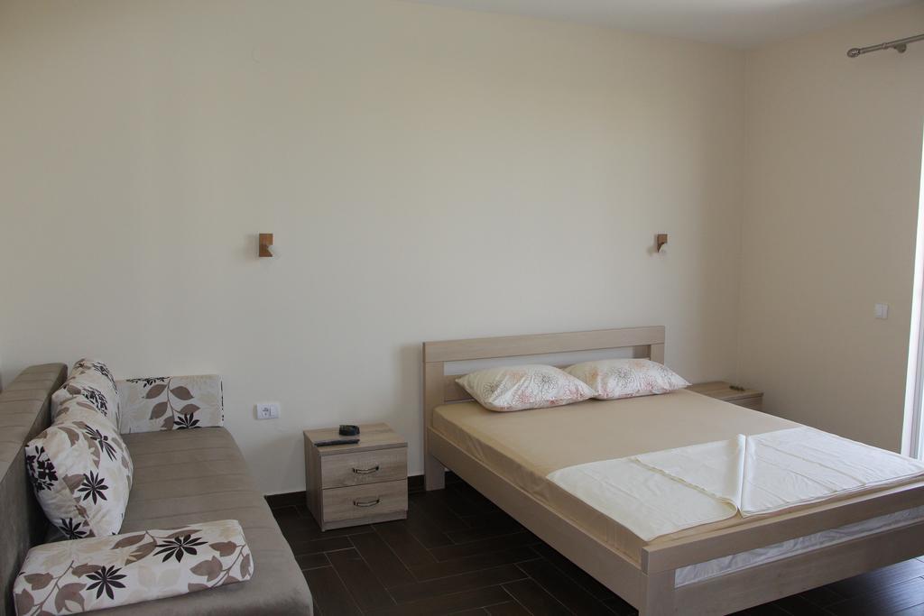 Apartment Family Улцинь Екстер'єр фото