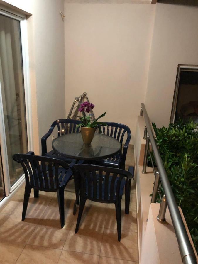 Apartment Family Улцинь Екстер'єр фото